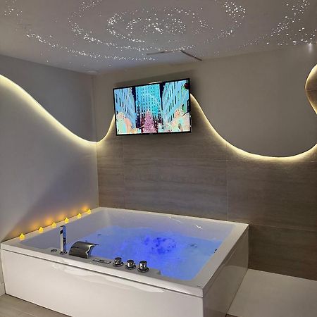 Spa Privatif - Love Room Luxe - Proche Disney Marles-en-Brie 外观 照片